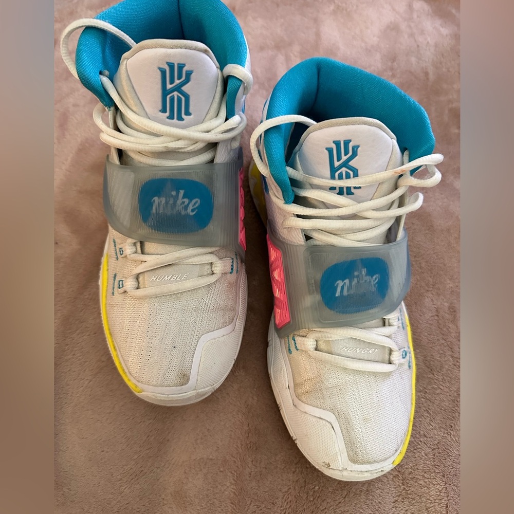 Kyrie Nikes